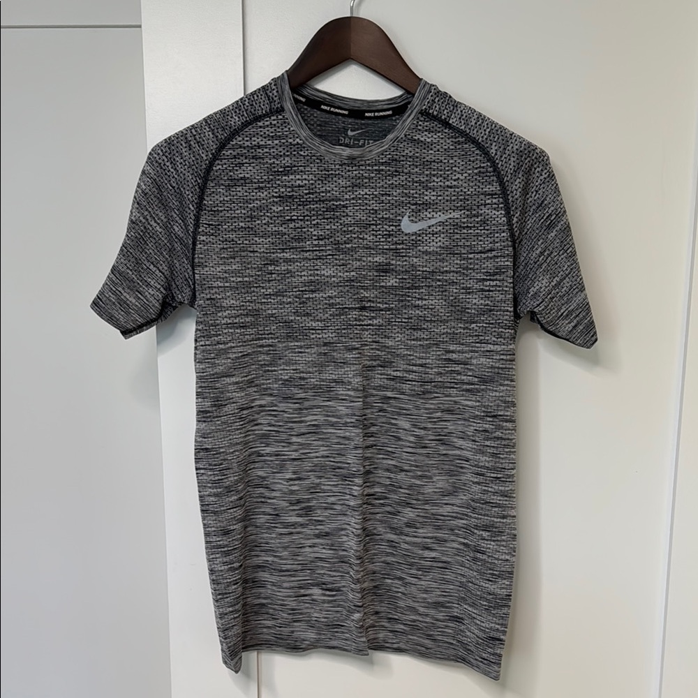 Nike Running Men's Gray Performance Shirt